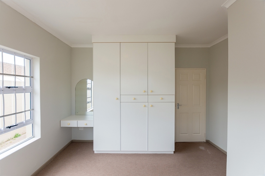 4 Bedroom Property for Sale in Middedorp Western Cape